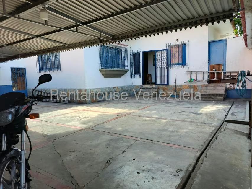 Casa (1 Nivel) en Venta en La colina de Catia la mar, Vargas - 29