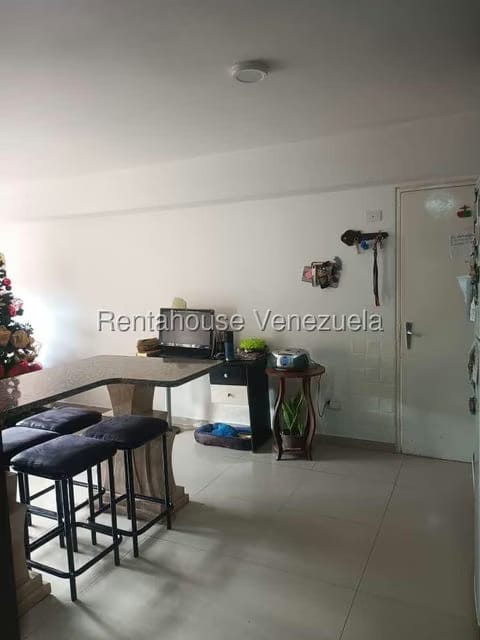 Apartamento (1 Nivel) en Venta en Miravila, Distrito Metropolitano - 5