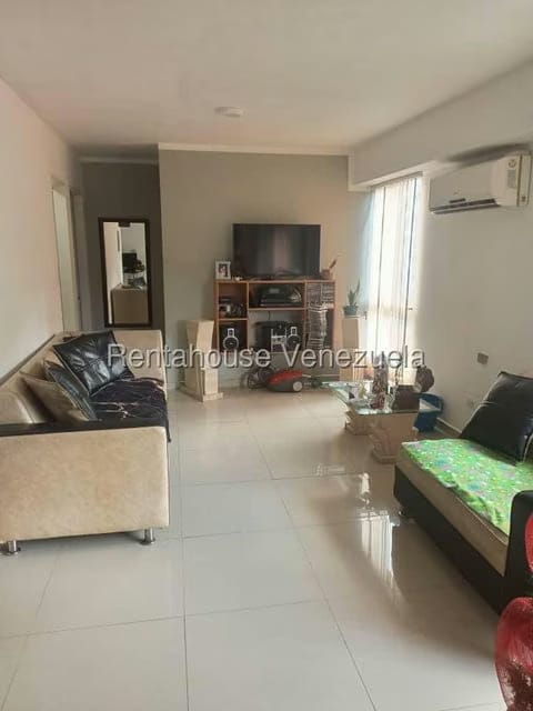 Apartamento (1 Nivel) en Venta en Miravila, Distrito Metropolitano - 9