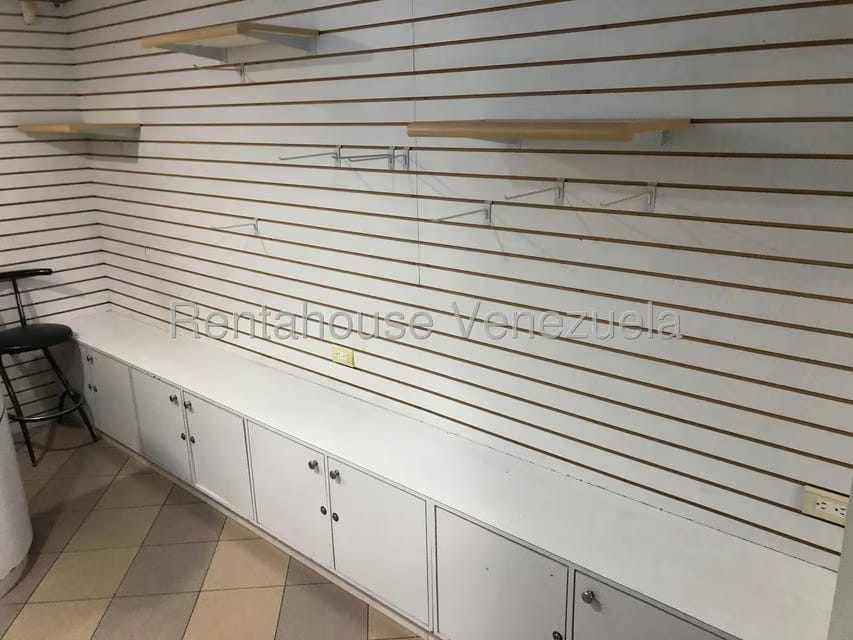 Comercial (Local Comercial) en Venta en El Paraiso, Distrito Metropolitano - 8