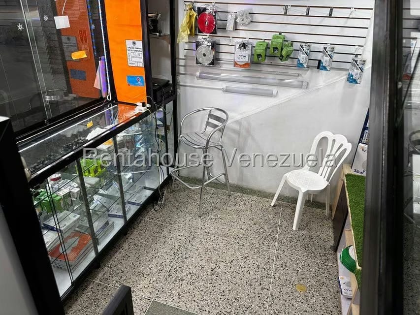 Comercial (Local Comercial) en Venta en El Ingenio, Miranda - 2