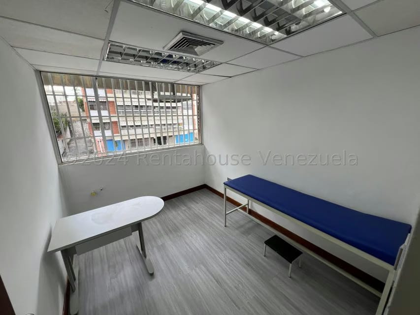 Comercial (Consultorio Medico) en Venta en El Marques, Distrito Metropolitano - 16