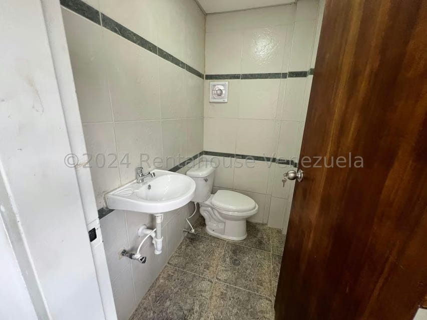 Comercial (Consultorio Medico) en Venta en El Marques, Distrito Metropolitano - 22