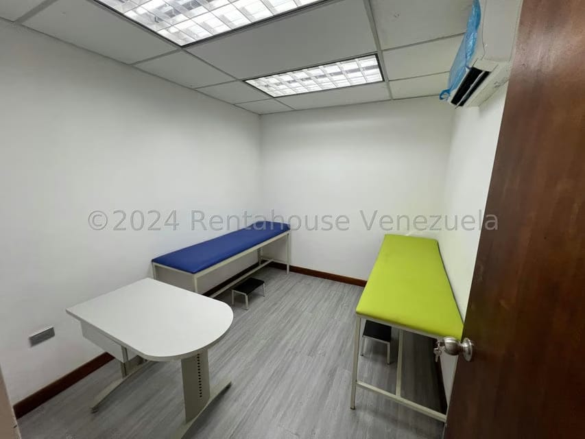 Comercial (Consultorio Medico) en Venta en El Marques, Distrito Metropolitano - 24