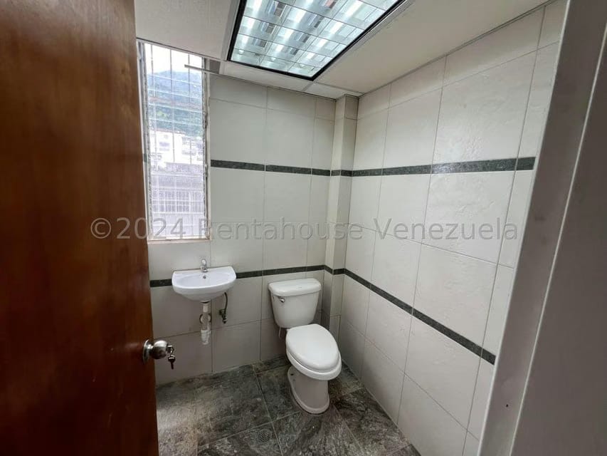 Comercial (Consultorio Medico) en Venta en El Marques, Distrito Metropolitano - 27