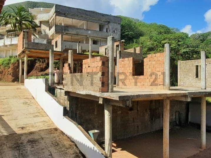 Caballeriza con potencial para Club/Posada en Margarita, La Asunción - 11
