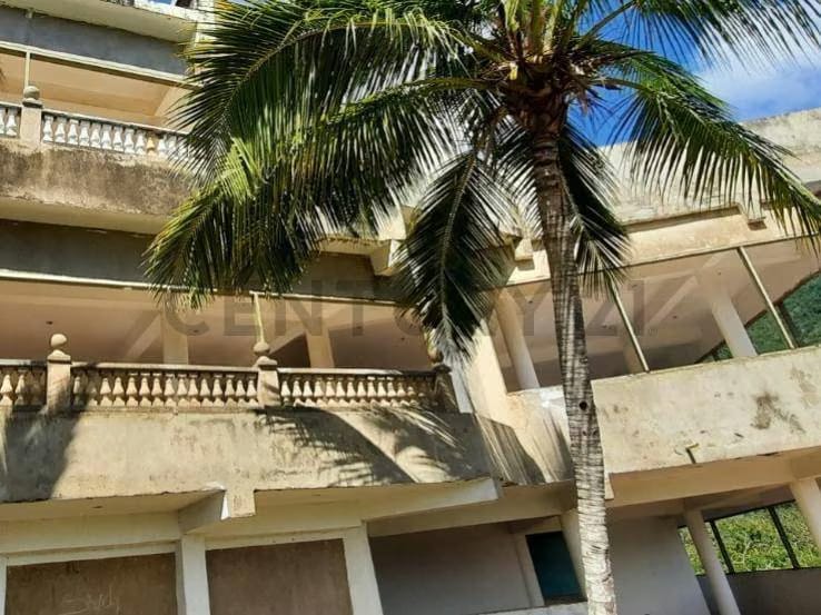 Caballeriza con potencial para Club/Posada en Margarita, La Asunción - 13