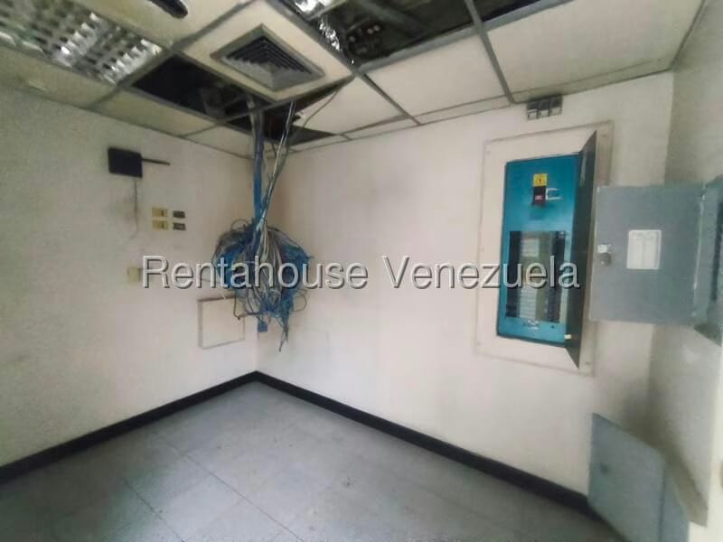 Comercial (Local Comercial) en Venta en Flor Amarillo, Carabobo - 12