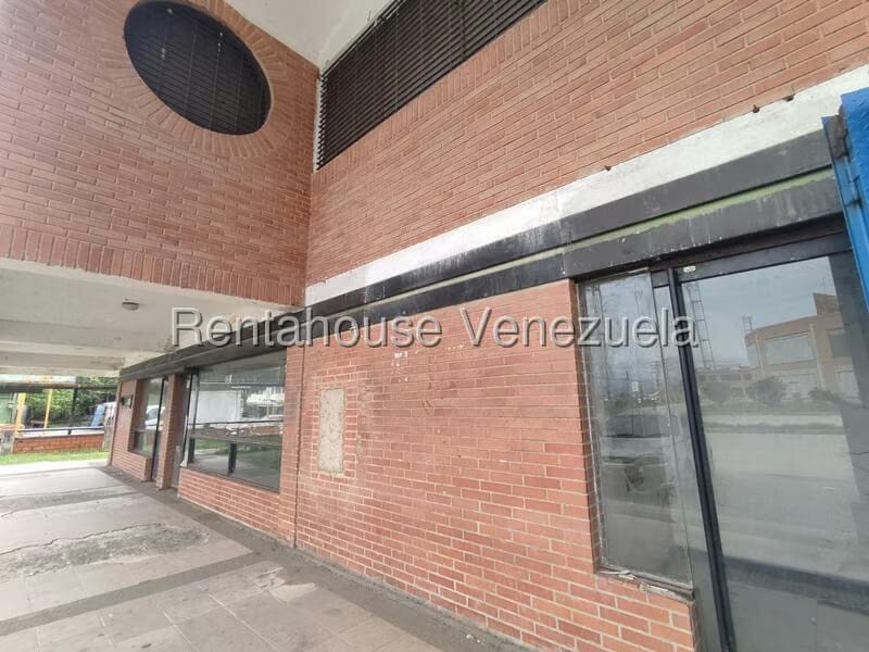 Comercial (Local Comercial) en Venta en Flor Amarillo, Carabobo - 24
