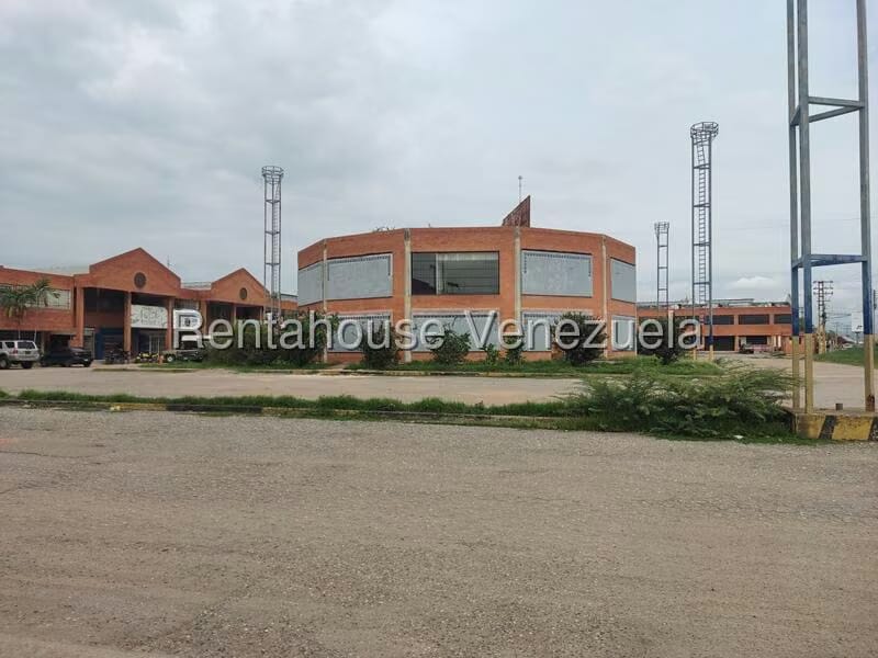Comercial (Local Comercial) en Venta en Flor Amarillo, Carabobo - 27
