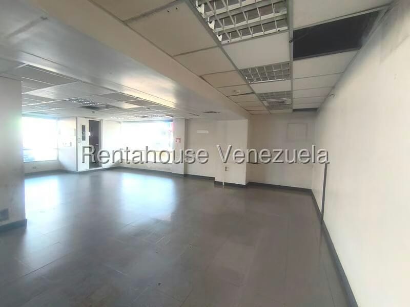 Comercial (Local Comercial) en Venta en Flor Amarillo, Carabobo - 5