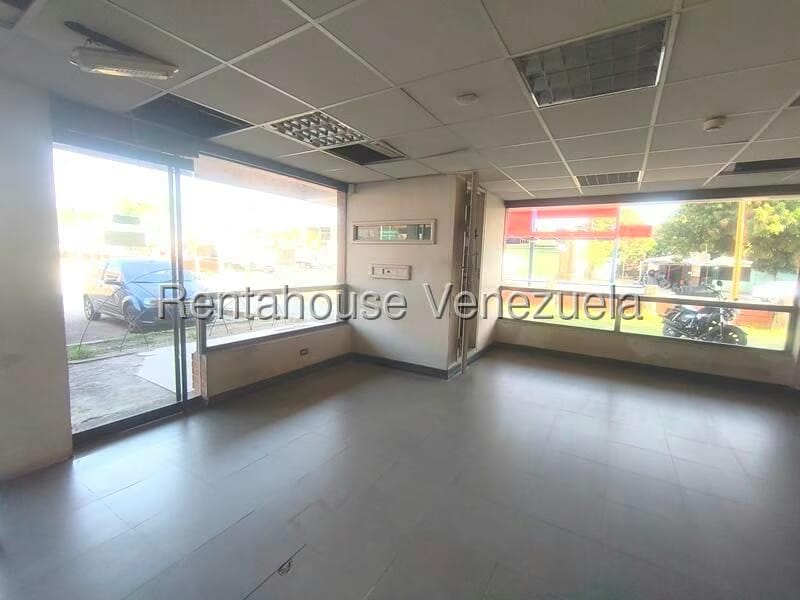 Comercial (Local Comercial) en Venta en Flor Amarillo, Carabobo - 9