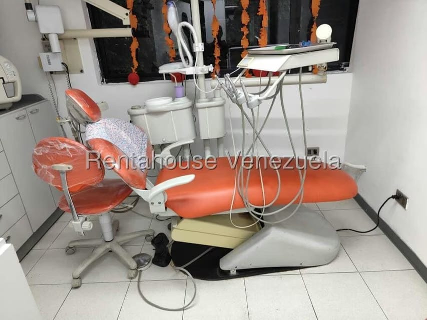 Comercial (Consultorio Medico) en Alquiler en Los Caobos, Distrito Metropolitano - 2