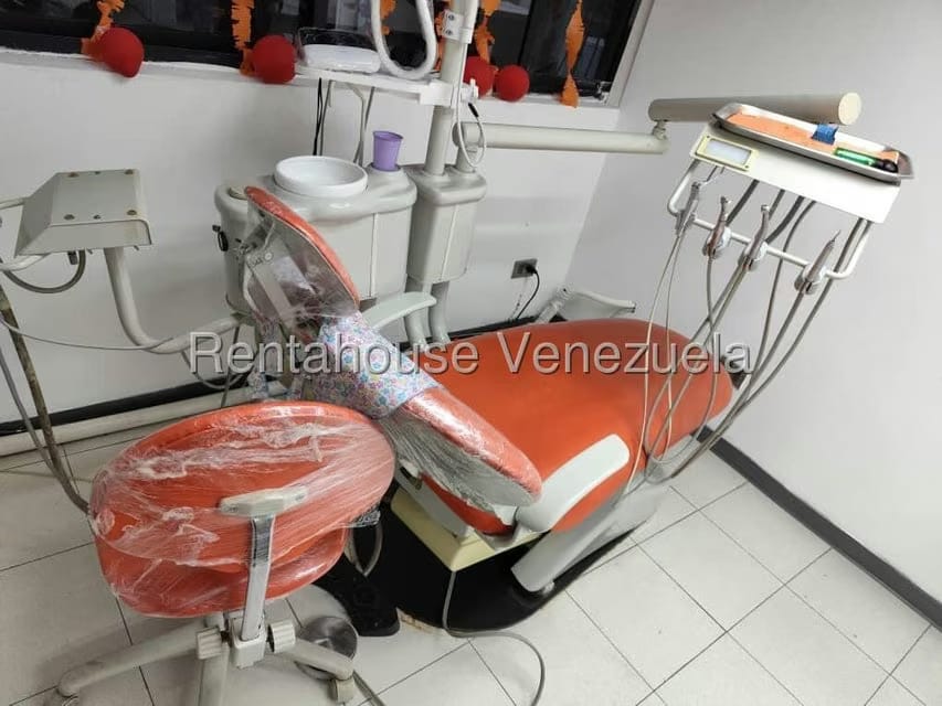 Comercial (Consultorio Medico) en Alquiler en Los Caobos, Distrito Metropolitano - 3