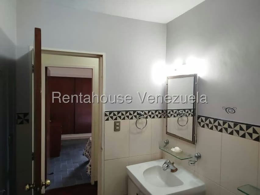 Apartamento (1 Nivel) en Alquiler en Los Caobos, Distrito Metropolitano - 21