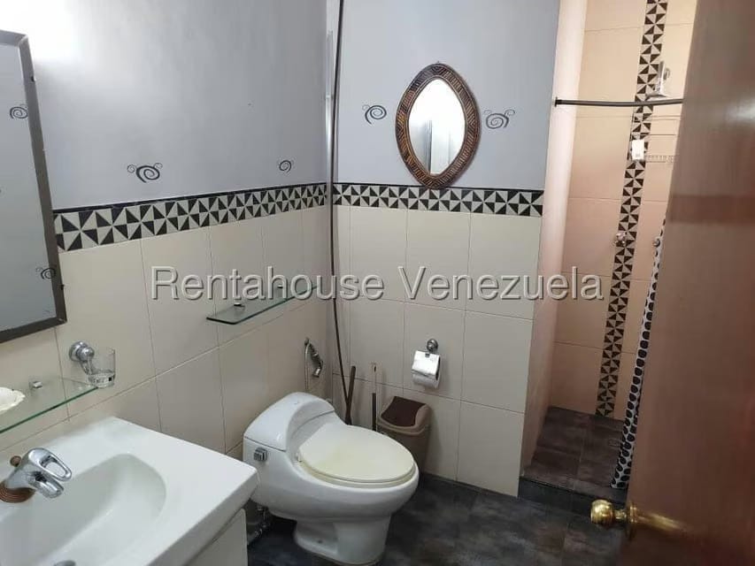 Apartamento (1 Nivel) en Alquiler en Los Caobos, Distrito Metropolitano - 22