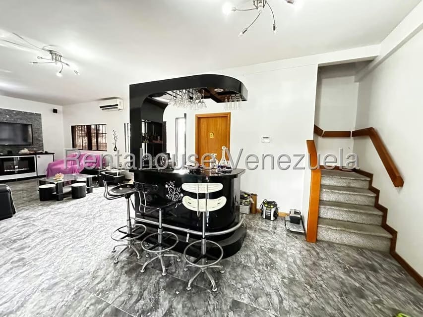 Casa (Multipes Niveles) en Venta en Parque Caiza, Distrito Metropolitano - 16