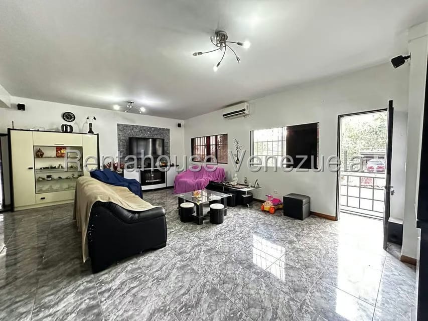 Casa (Multipes Niveles) en Venta en Parque Caiza, Distrito Metropolitano - 19