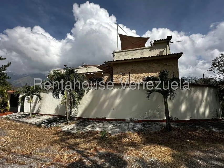 Casa (Multipes Niveles) en Venta en Parque Caiza, Distrito Metropolitano - 3