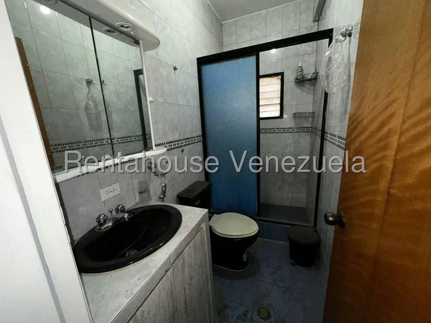 Casa (Multipes Niveles) en Venta en Parque Caiza, Distrito Metropolitano - 35