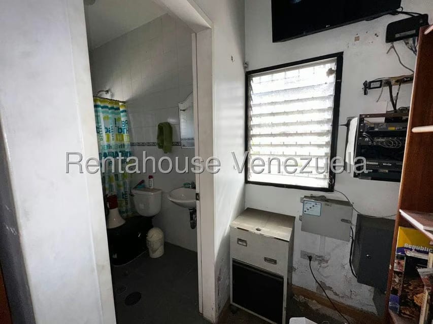 Casa (Multipes Niveles) en Venta en Parque Caiza, Distrito Metropolitano - 36