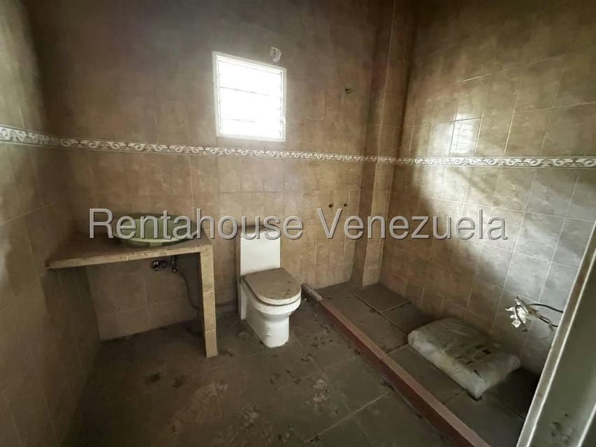 Casa (Multipes Niveles) en Venta en Parque Caiza, Distrito Metropolitano - 63