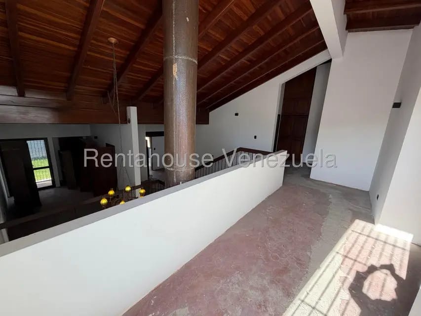 Casa (Multipes Niveles) en Venta en Alto Hatillo, Distrito Metropolitano - 36