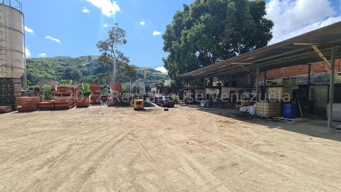 Terreno (Comercial) en Venta en Baruta, Distrito Metropolitano - 3