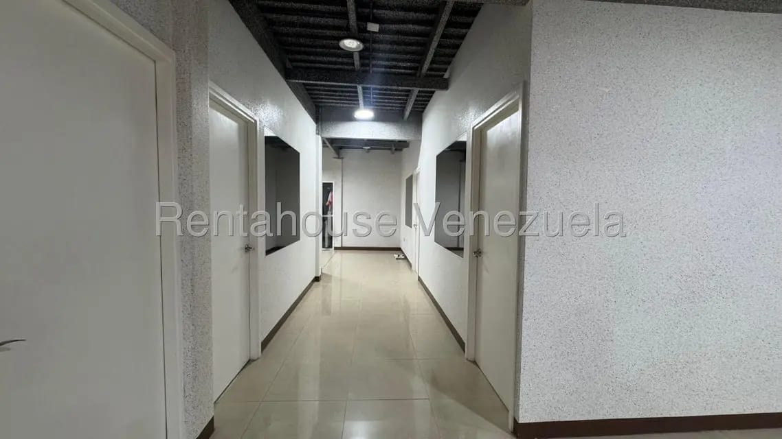 Comercial (Local Comercial) en Alquiler en Santa Monica, Distrito Metropolitano - 19