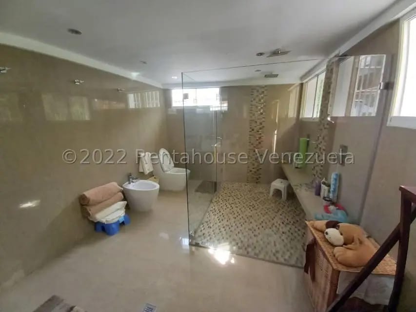 Casa (Multipes Niveles) en Alquiler en Caurimare, Distrito Metropolitano - 21