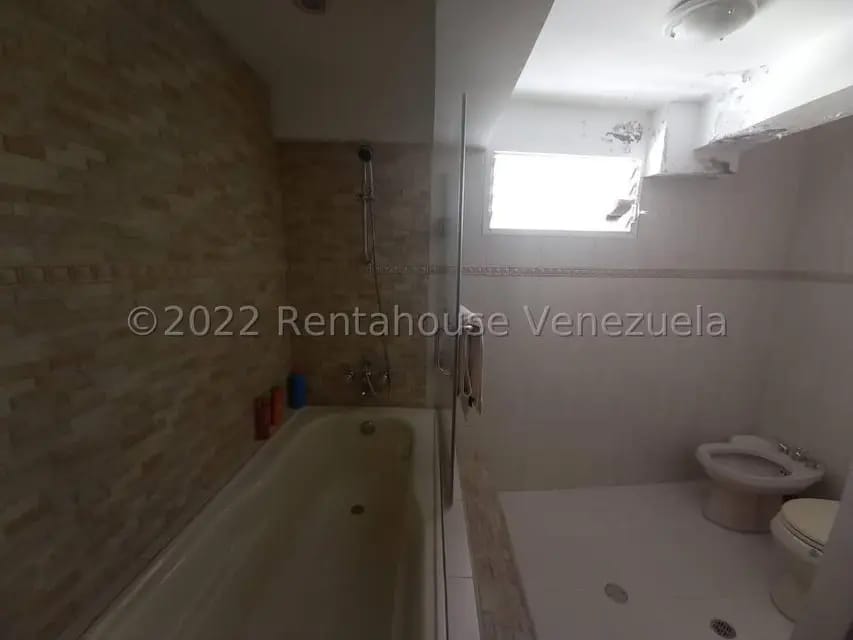 Casa (Multipes Niveles) en Alquiler en Caurimare, Distrito Metropolitano - 43