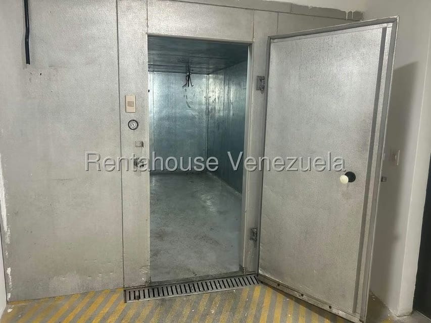Comercial (Local Comercial) en Alquiler en La Trinidad, Distrito Metropolitano - 16