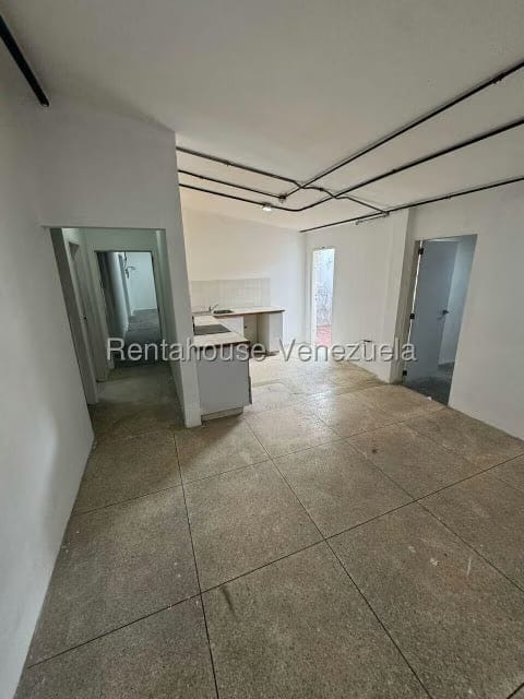 Comercial (Local Comercial) en Alquiler en La Trinidad, Distrito Metropolitano - 22