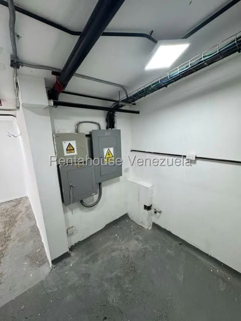 Comercial (Local Comercial) en Alquiler en La Trinidad, Distrito Metropolitano - 32