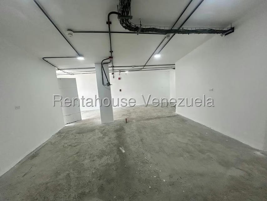 Comercial (Local Comercial) en Alquiler en La Trinidad, Distrito Metropolitano - 8