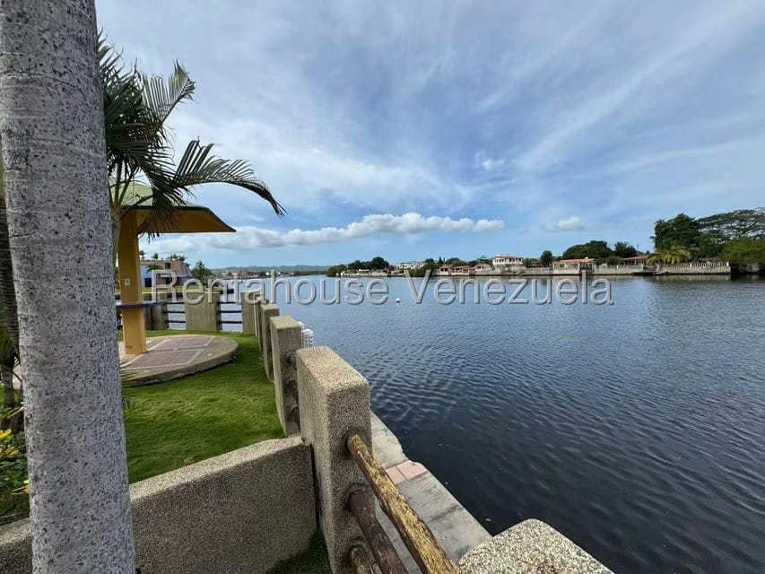 Townhouse (1 Nivel) en Venta en Puerto Encantado, Miranda - 15