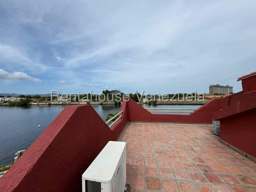Townhouse (1 Nivel) en Venta en Puerto Encantado, Miranda - 26
