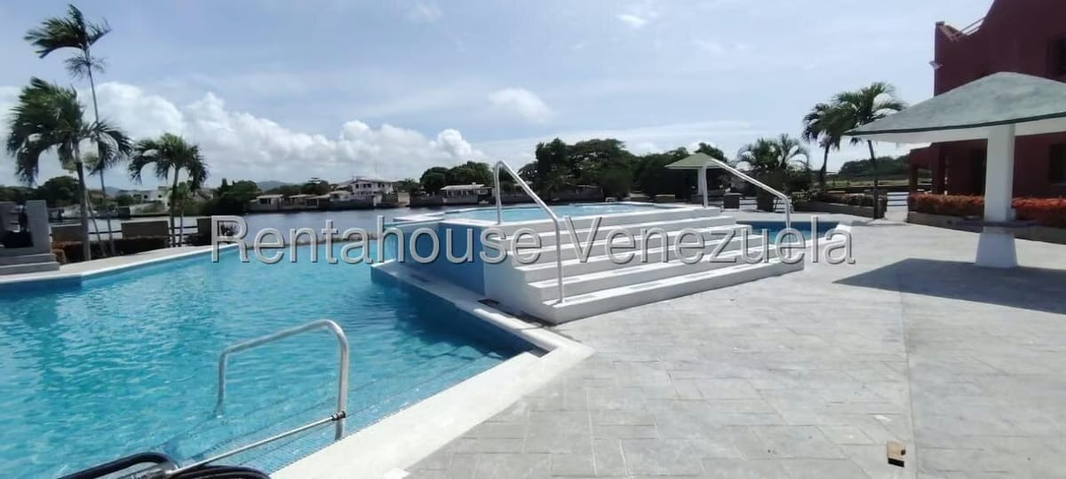 Townhouse (1 Nivel) en Venta en Puerto Encantado, Miranda - 27