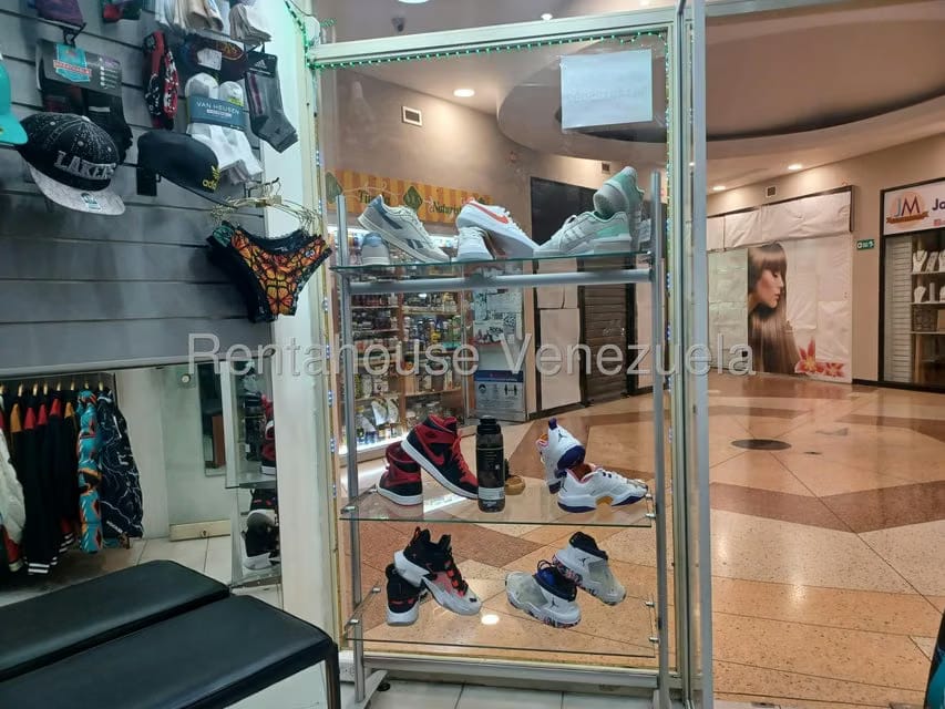 Comercial (Local Comercial) en Alquiler en San Bernardino, Distrito Metropolitano - 13