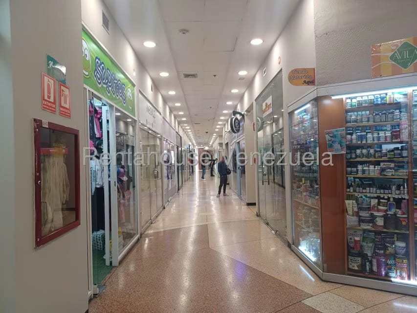 Comercial (Local Comercial) en Alquiler en San Bernardino, Distrito Metropolitano - 7