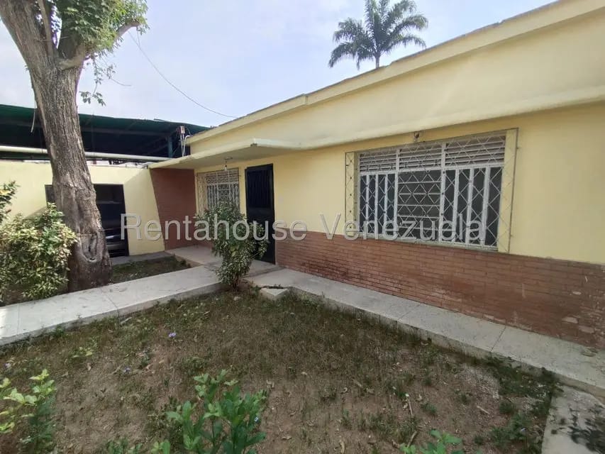 Casa (1 Nivel) en Venta en Centro, Lara - 2