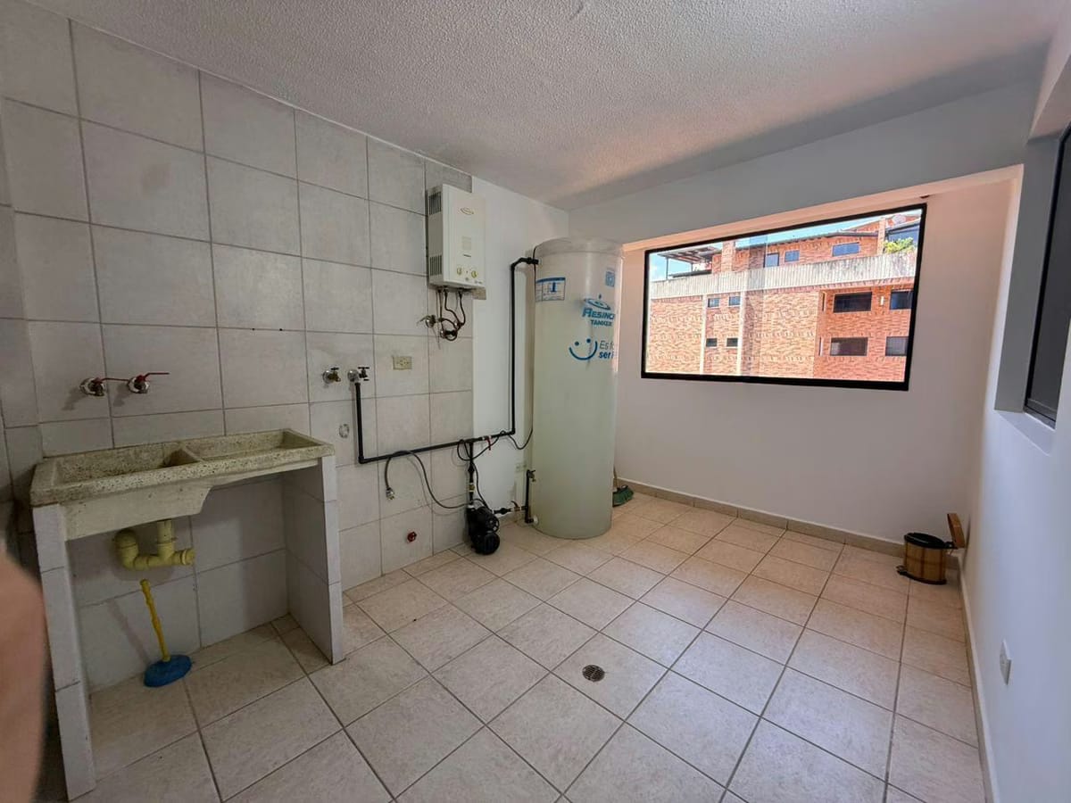 Apartamento en Alquiler - Conj. Res. Agua Santa - Mérida - Estado Mérida
