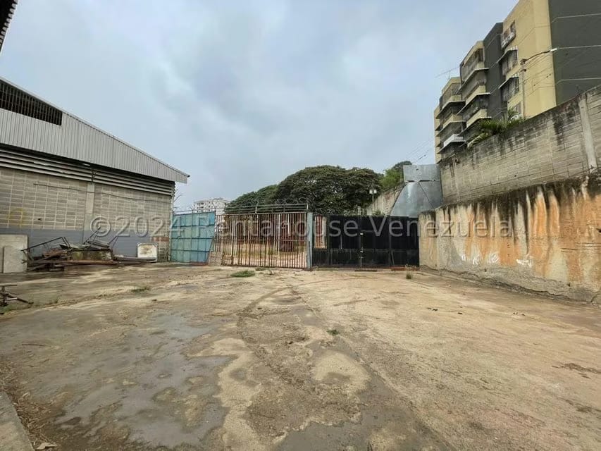Comercial (Galpon - Deposito) en Alquiler en Guarenas, Miranda - 12