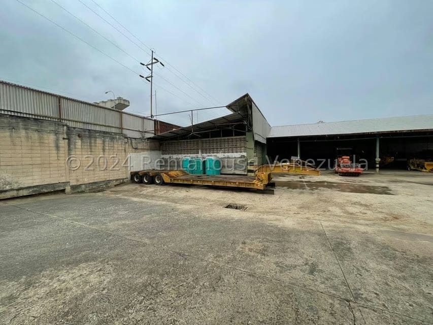 Comercial (Galpon - Deposito) en Alquiler en Guarenas, Miranda - 4