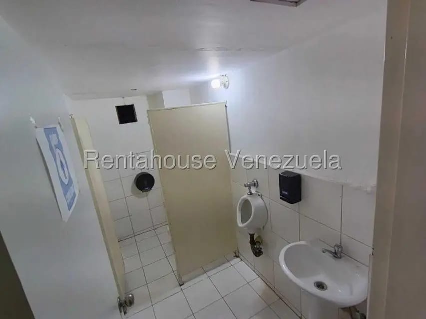 Comercial (Local Comercial) en Alquiler en Centro, Distrito Metropolitano - 9