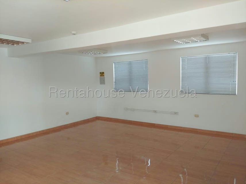 Comercial (Galpon - Deposito) en Venta en Zona Industrial, Carabobo - 13