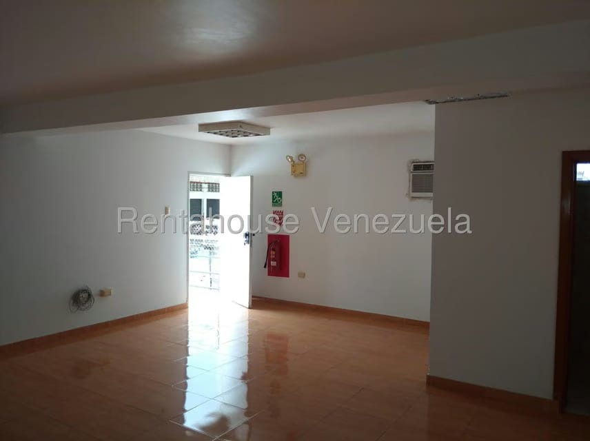 Comercial (Galpon - Deposito) en Venta en Zona Industrial, Carabobo - 15