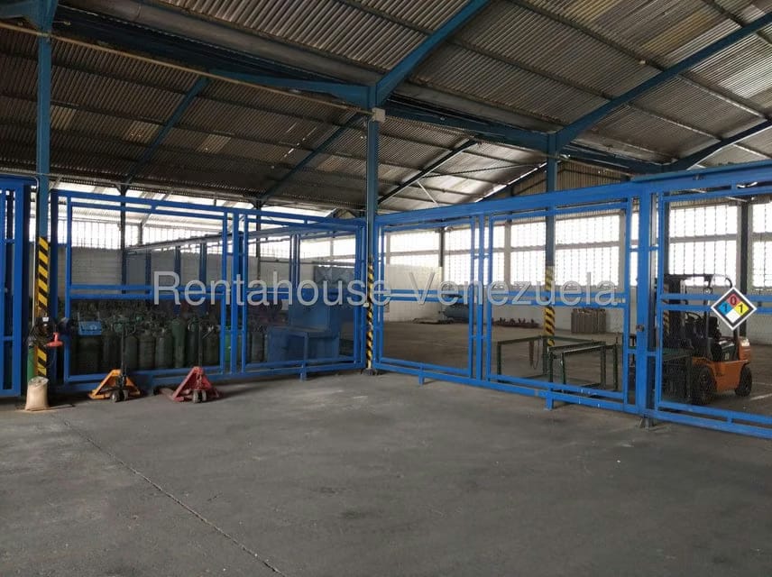 Comercial (Galpon - Deposito) en Venta en Zona Industrial, Carabobo - 3