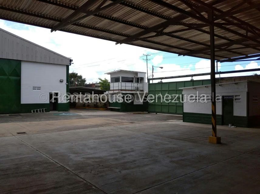 Comercial (Galpon - Deposito) en Venta en Zona Industrial, Carabobo - 24