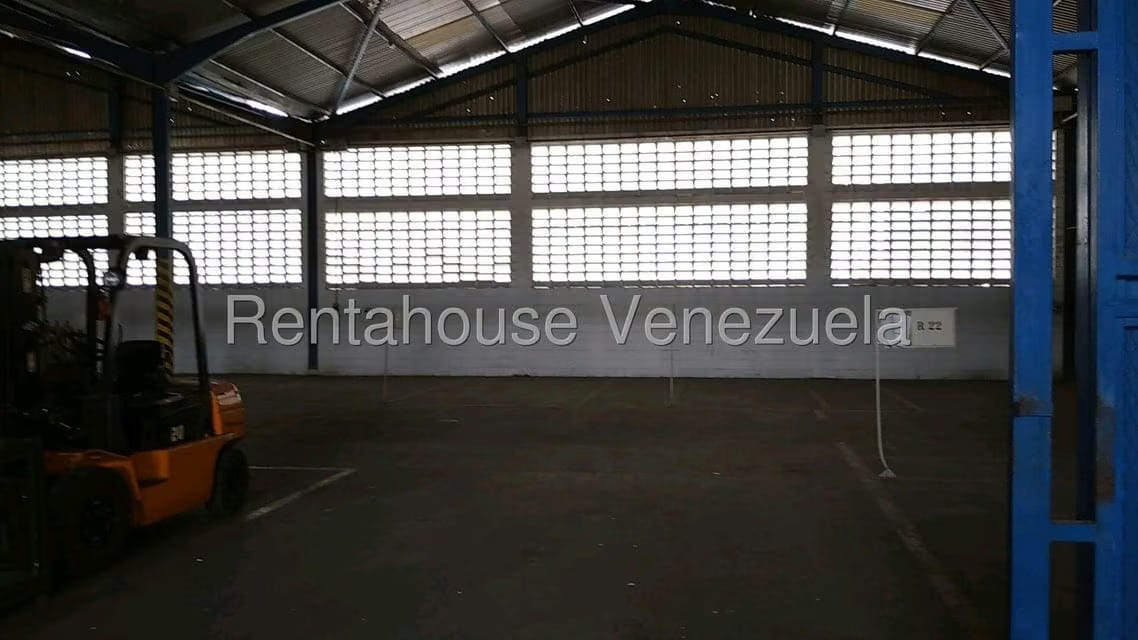 Comercial (Galpon - Deposito) en Venta en Zona Industrial, Carabobo - 4